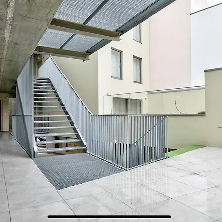 Up Keynote أفيرو